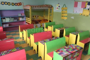 Little Scholars Play School  logo