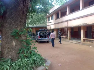 LCR ENGLISH SCHOOL logo