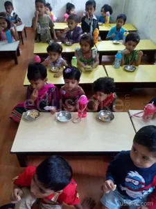 LITTLE ANGELS SCHOOL logo