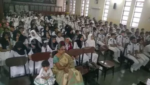 Madina Public School logo