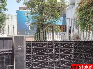 SPROUTS PLAY SCHOOL logo