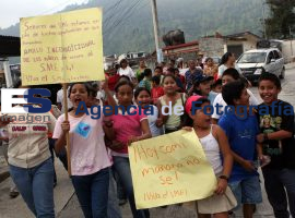 Niños de Necaxa a favor SME - ES imagen agencia de fotografía