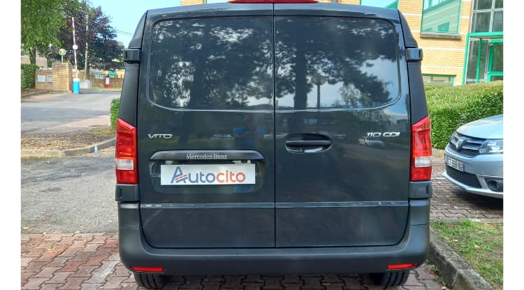 Face arrière du Mercedes Vito en leasing chez Autocito