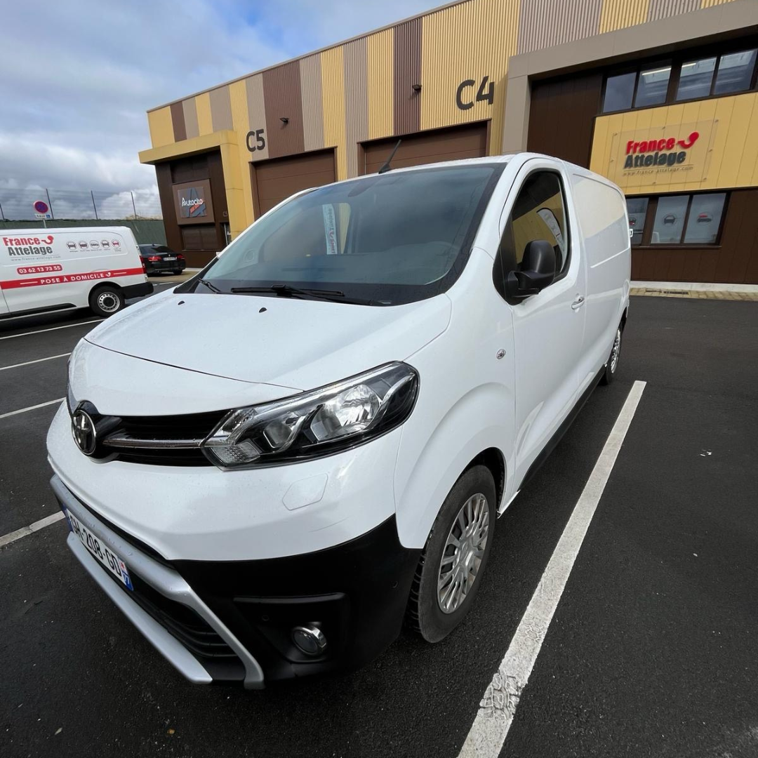 face avant d'un toyota proace d'occassion