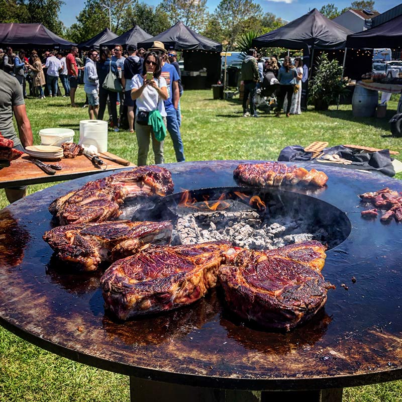 Traiteur barbecue, brasero extérieur