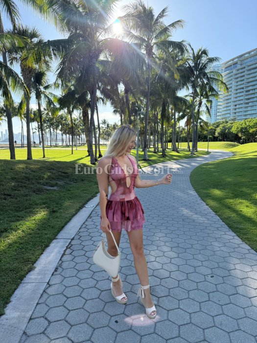 Alexandra - escort gallery photo 4