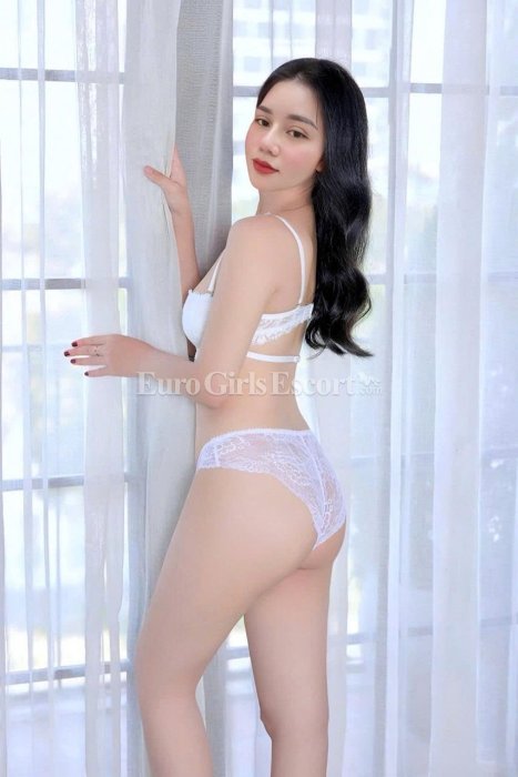 Amily - escort gallery photo 2