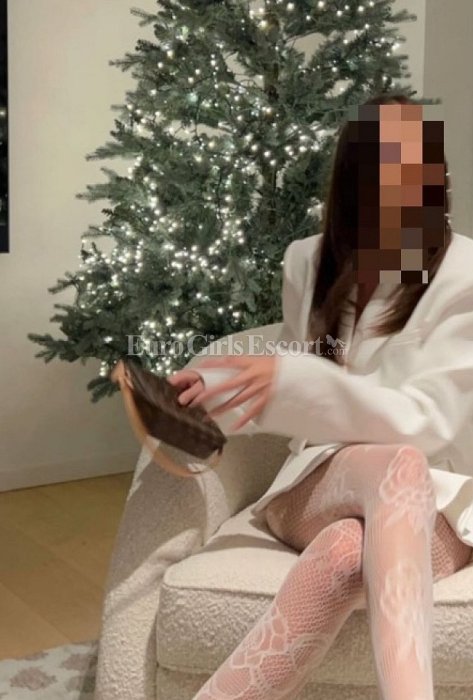 Celine - escort gallery photo 3