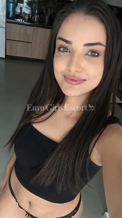 Emilly photo 6