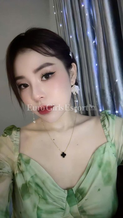 Lucy - escort gallery photo 2