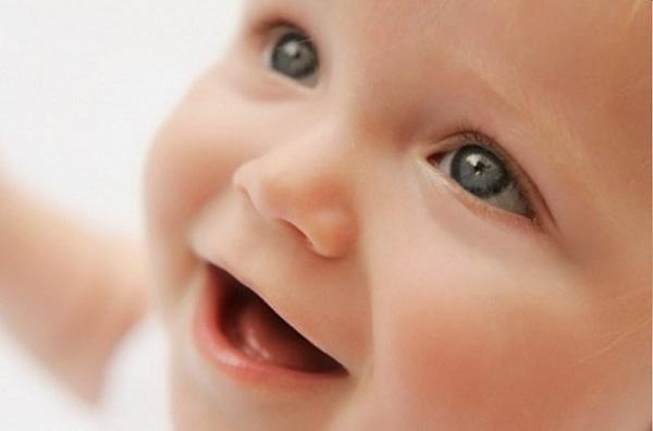 Syrian baby born with grey hair in Lebanon Syrian baby born with grey hair in Lebanon