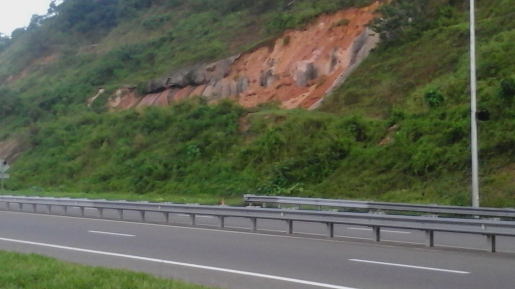 Southern Expressway: Public warned as closed areas re-open