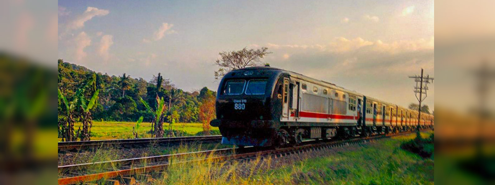 10 Train Engines & 06 power-sets imported to Sri Lanka