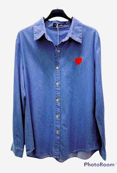 Chemise en coton jeans avec un coeur brodé