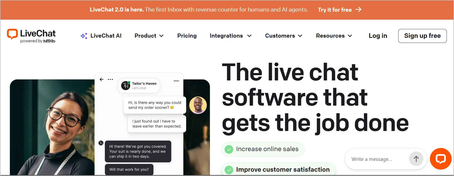 LiveChat homepage showcasing live chat software, AI-powered customer support, and real-time customer messaging