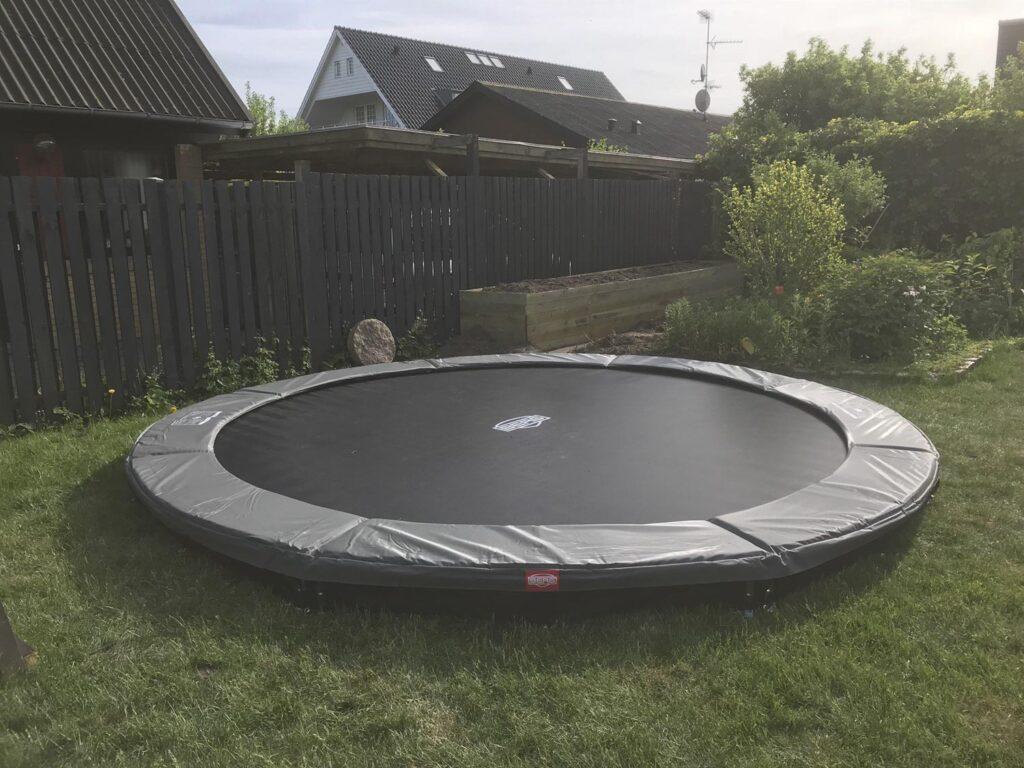 Trampolinnedgravninger