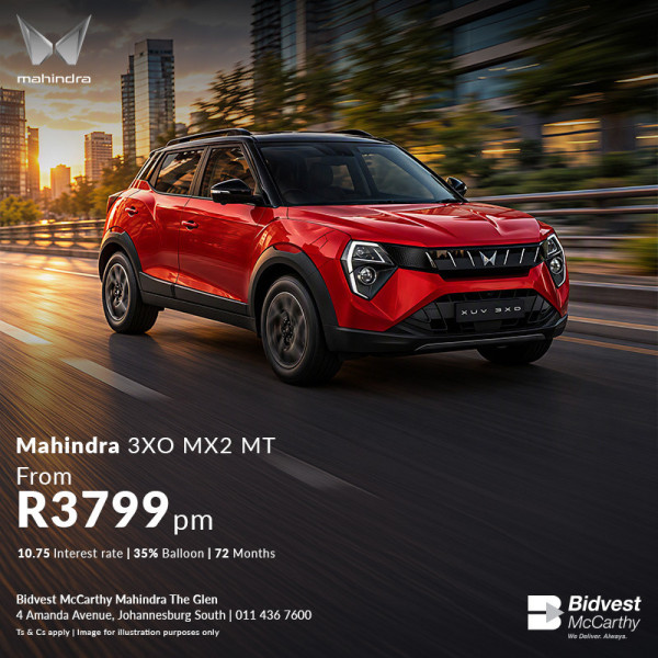 Mahindra 3X0 MX2 MT image