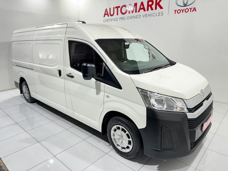 2023 TOYOTA QUANTUM 2.8 SLWB F-C P-V