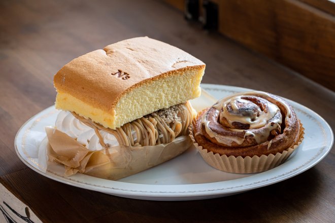 Taiwanese castella and a cinnamon roll