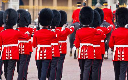 Buckingham Palace, Wachablösung und Nachmittagstee