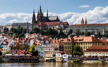 Prag: Halbtagesausflug mit Mittagessen und Bootsfahrt