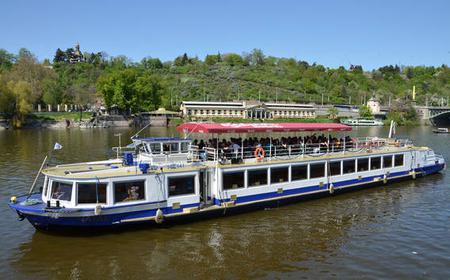 Prag: Herbstschifffahrt auf der Moldau