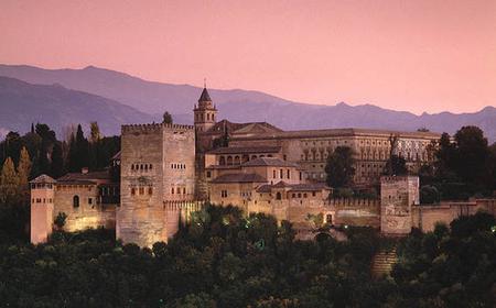 Granada: Hop-On/Hop-Off-Sightseeingtour mit dem Zug