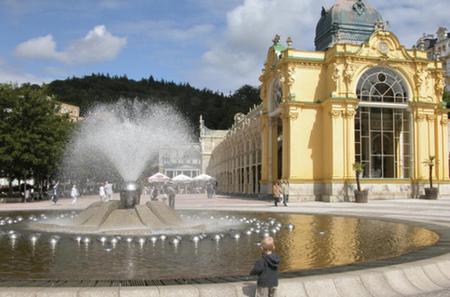 Tschechische Kurorte Karlovy Vary und Marianske Lazne von Prag