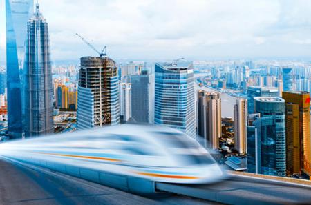 Transfer bei der Abfahrt per Hochgeschwindigkeits-Magnetschwebebahn: vom Hotel zum Shanghai Pudong International Airport