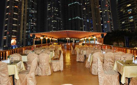 Romantische Dau-Fahrt auf dem Dubai Creek