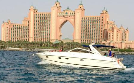 Dubai: 2 Stunden Luxusyacht chartern ab Dubai Marina