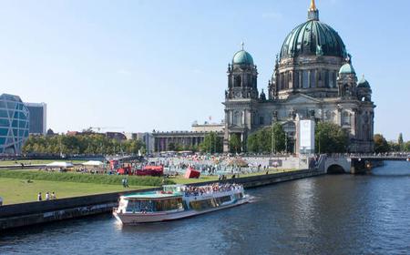 Berlin: 1 Stunde Kaffeefahrt mit Kuchen auf der Spree