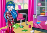 Imagen del juego: Ghoulia Yelps la zombie limpiando su habitación