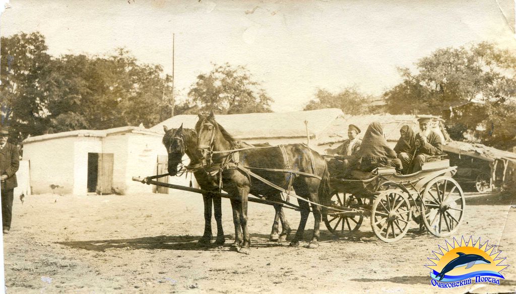 Брички в ВОВ. Бричка в военной форме. Полтавская Бричка 1917 год. Бричка фото Колхозная. Легкий двухколесный экипаж 9