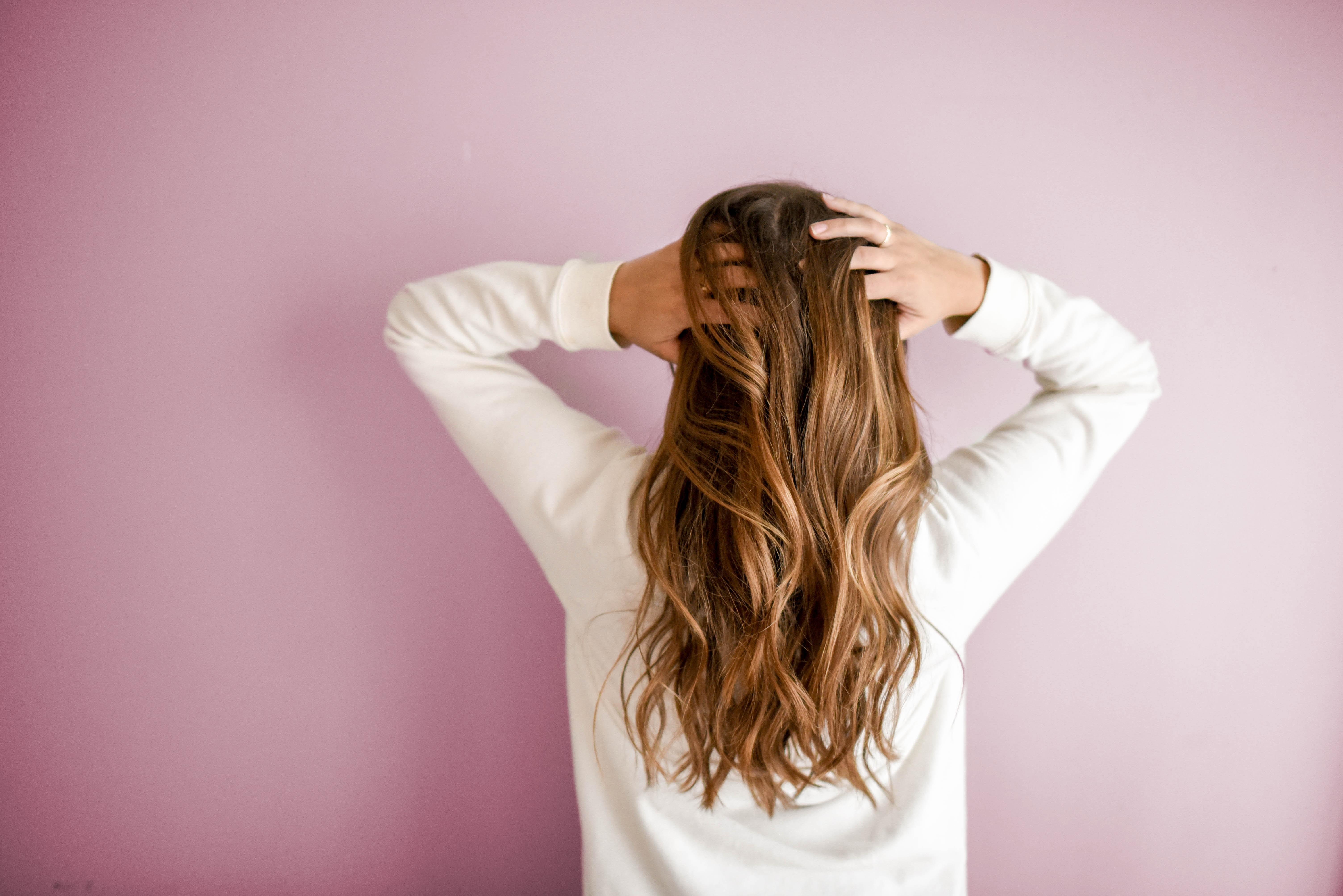 Quali sono i rimedi naturali per i capelli grassi? logo
