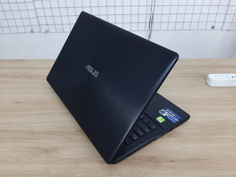 LAPTOP ASUS X550LD (CPU I5 4200U, RAM 4G, SSD 240G, VGA RỜI GT820 2G, MÀN 15.6")