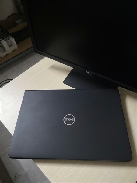 LAPTOP DELL VOSTRO 3578 (I7 8550U, RAM 8G, AMD RADEON R5 M35 2GB, HDD 1TB) chuyên game và đồ họa