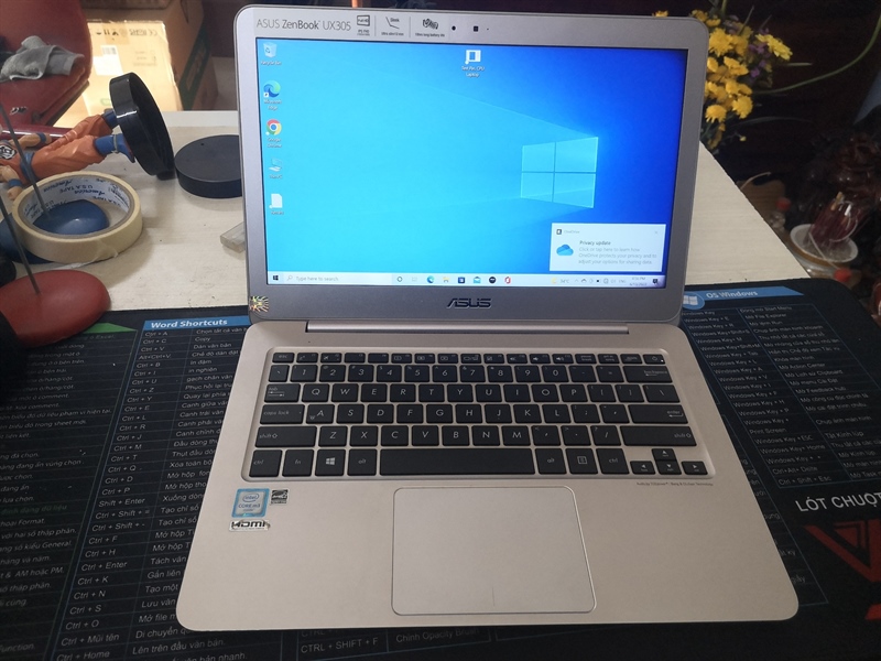 Asus UX305CA-FC042T/ Core M3-6Y30/ Ram 8G/ ssd 128g