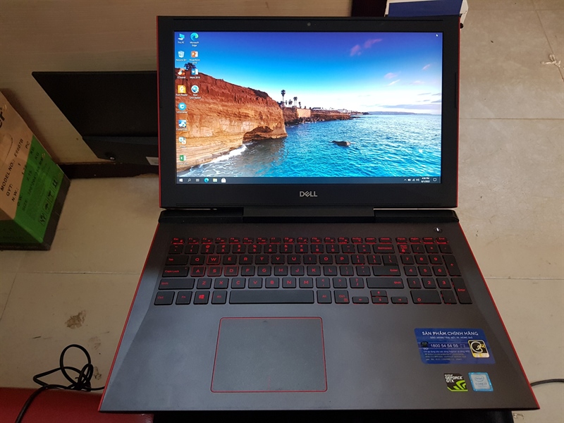 Dell Inspiron 7577 Core i7-7700HQ, 8GB, hhd 500g / ssd 128GB, GTX 1050Ti 4g, 15.6 inch FHD IPS