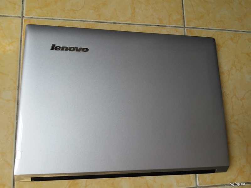 Laptop Lenovo IdeaPad 305 80R1004SVN( i3-5/ram 4g/ hhd 500g)