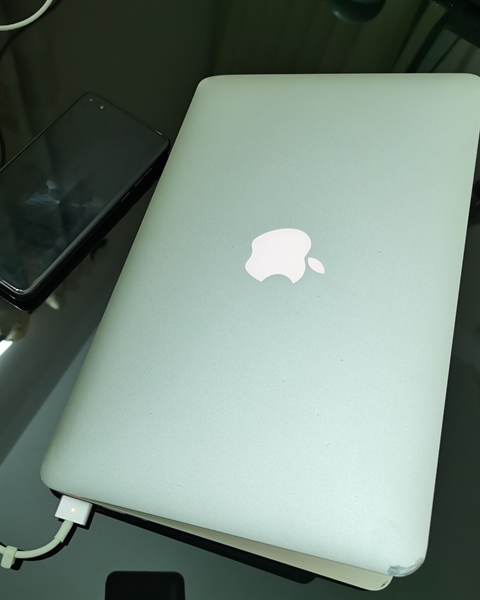 Macbook Air 2015 EMC 2924 A1465 Core i5/4gb/ssd 128gb/11 inch