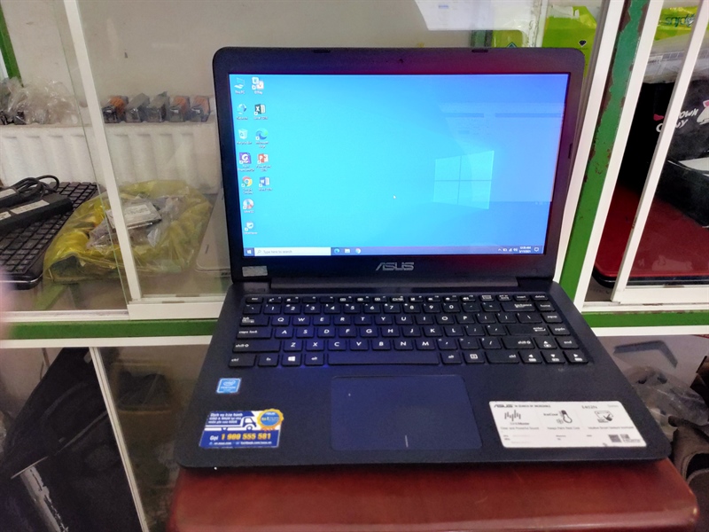 Laptop ASUS E402NA (Pentium N4200, Ram 4Gb, SSD 128G, MH 14")