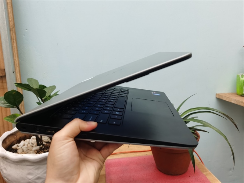 Dell Inspiron 5447- I5/4210/Ram 4G/SSD 128g, Vga rời màn 14in