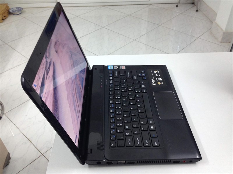 LAPTOP SONY VAIO SVE14 (CORE I5, RAM 4G, SSD 120G, HDD 500G, VGA RỜI) Chuyên Game và Đồ họa