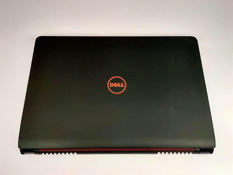 Dell 5577 i5-7300HQ Ram 12G Ổ 128+500 GTX-1050 FHD