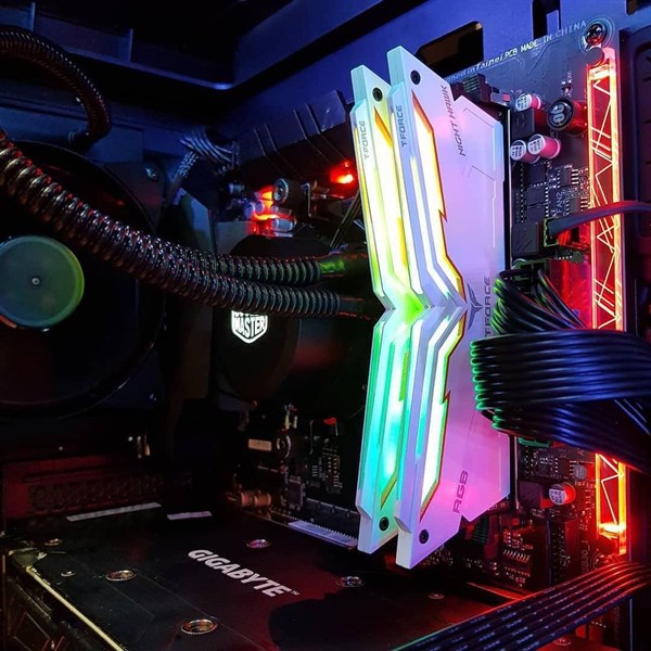 RAM PC TEAM T-FORCE NIGHT HAWK RGB 16GB (2X8GB) DDR4-3000MHZ (WHITE) CHÍNH HÃNG MỚI