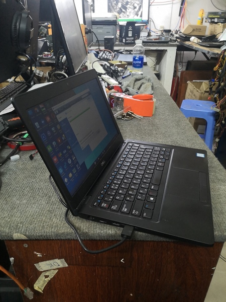 Laptop Dell 5290/ i5-7300U/ ram d4-4g/ ssd 120g