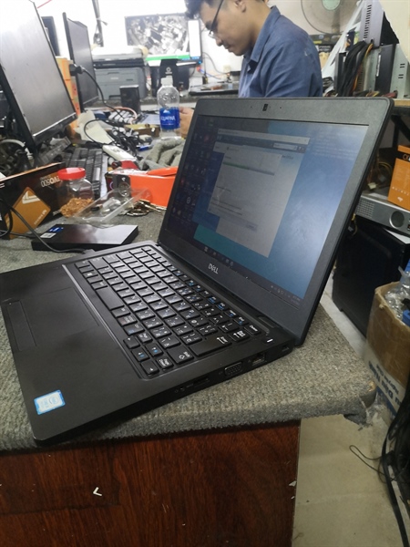 Laptop Dell 5290/ i5-7300U/ ram d4-4g/ ssd 120g