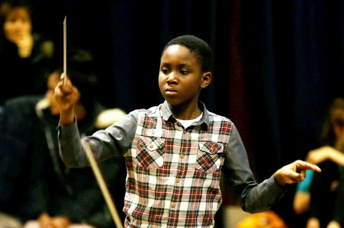 Un enfant prodige britannique de 11 ans deviendra le plus jeune chef d'orchestre du monde