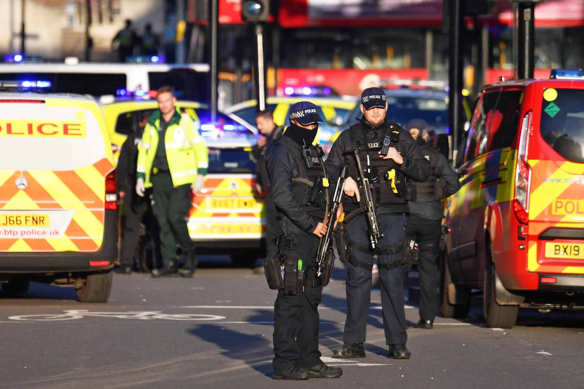 Police arrive at the London Bridge attack 